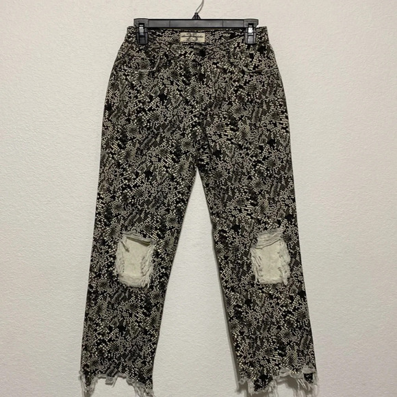We The Free NWT Gator Skin Print Jean - Picture 2 of 13